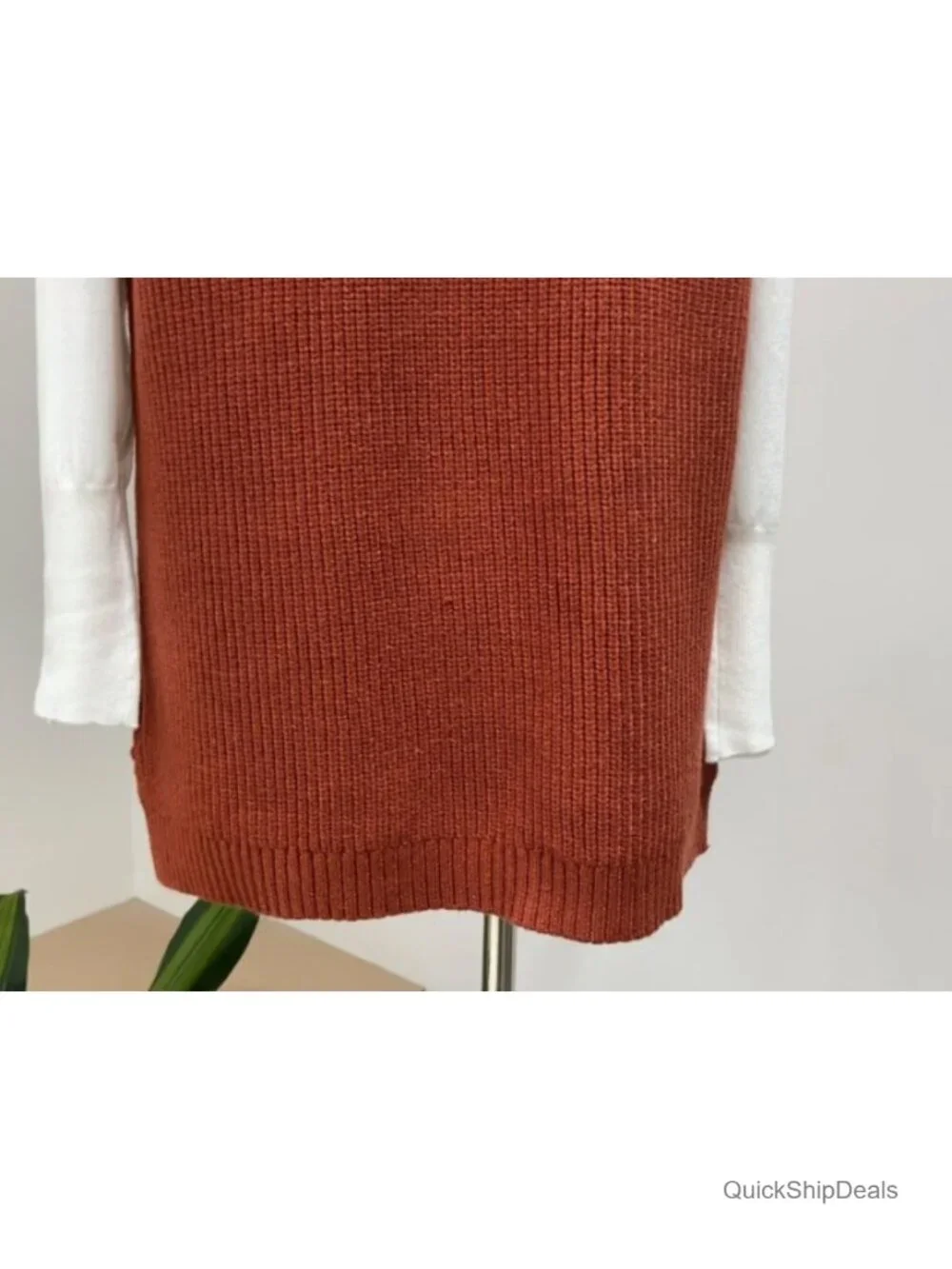 Sleeveless Cable Knit Sweater Vest Button Front Pockets